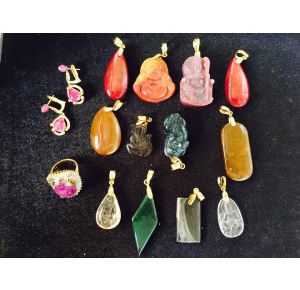 Mặt dây chuyền đá 1