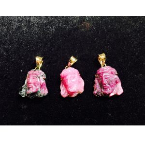 Mặt dây chuyền màu ruby