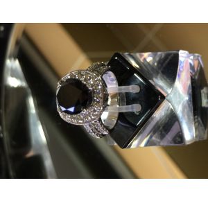 Nhẫn nữ xoàn -viên chủ 9.0ly kim cương đen