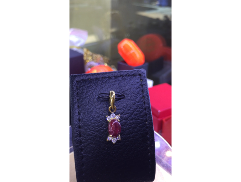 Mặt đá ruby1