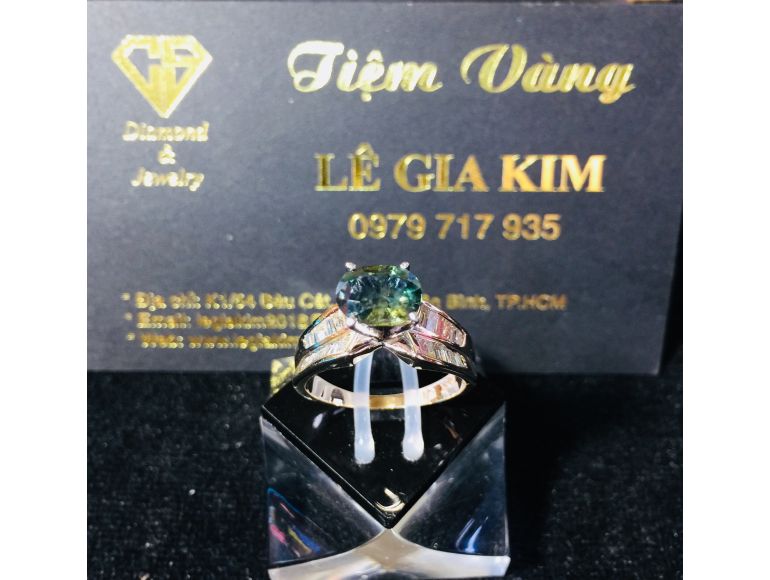 Nhẫn xoàn phối saphire.