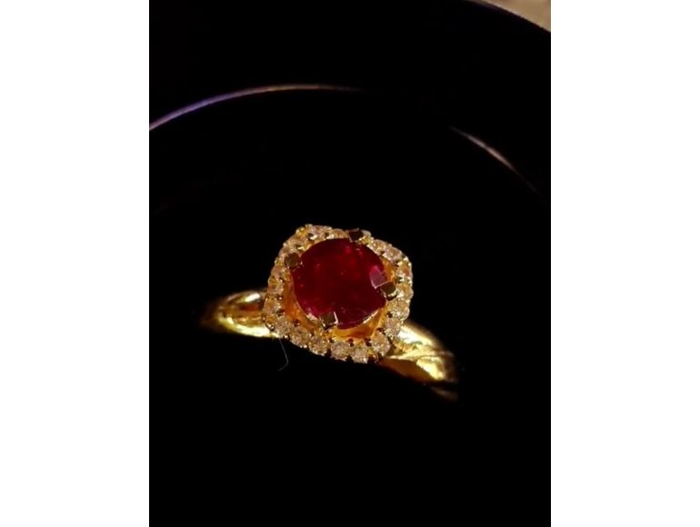 Nhẫn nữ hột chủ ruby thiên nhiên 5.3