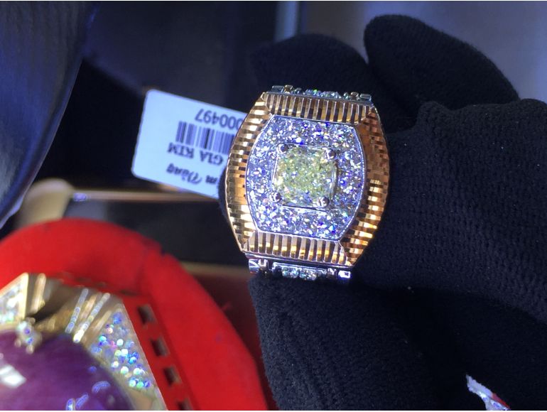 Nhẫn rolex vuông fancy Gia