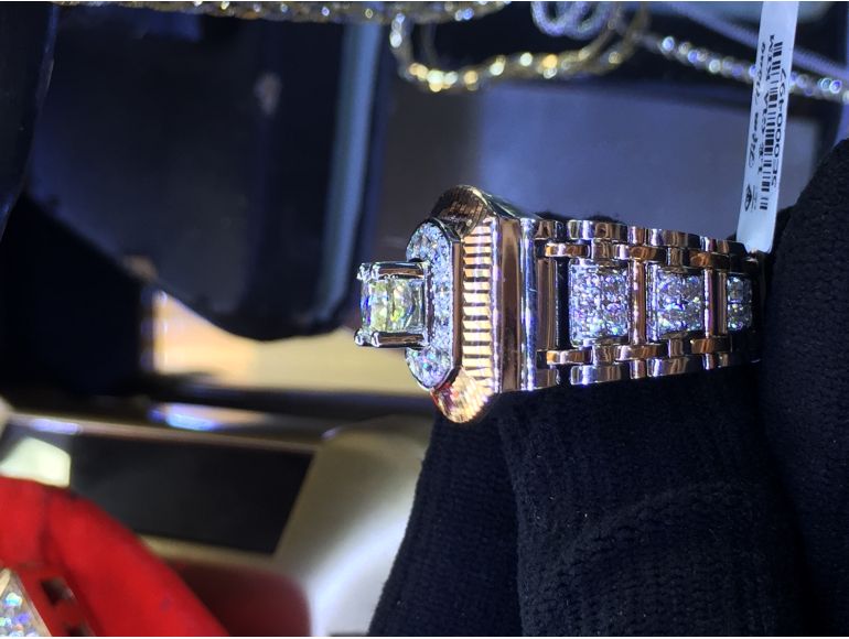 Nhẫn rolex vuông fancy Gia
