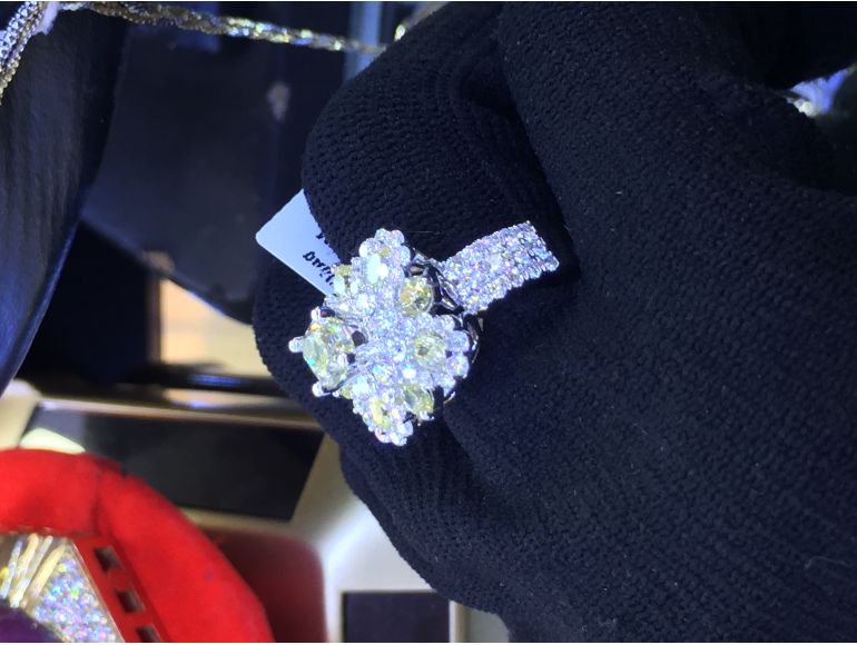 Nhẫn nữ fancy vuông 0.86ct 